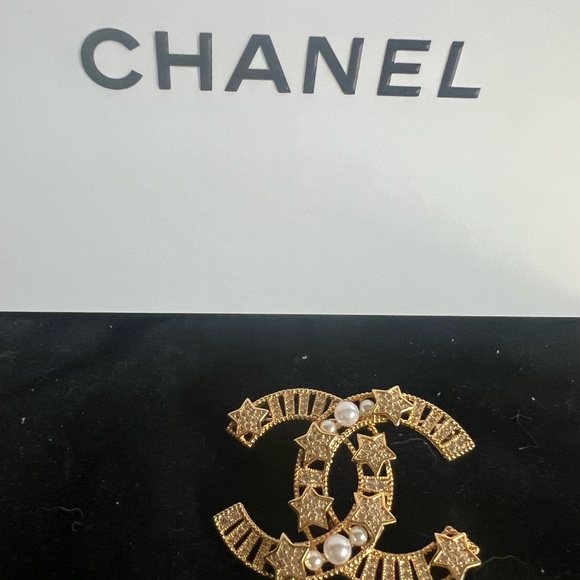 Vtg Chanel pin circa 1990s comet Vestiaire collection⭐️ - Picture 11 of 11